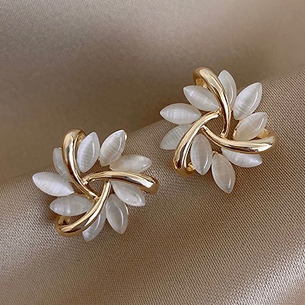 FLOWER DESIGN EARRINGS